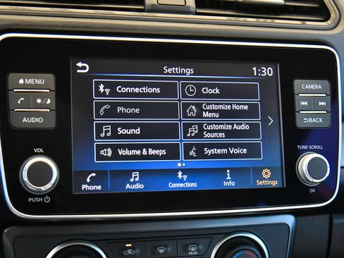 Used 2025 Nissan Leaf S FWD image 19