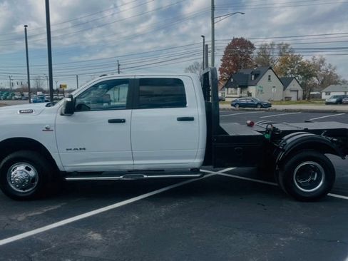 Used 2024 RAM 3500 Big Horn AWD/4WD image 2
