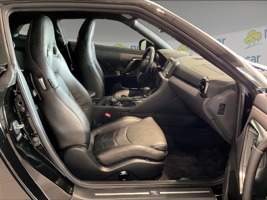 Used 2024 Nissan GT-R Premium w/ Premium Interior Package AWD/4WD image 11