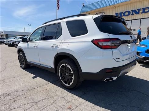 New 2026 Honda Pilot Touring image 4