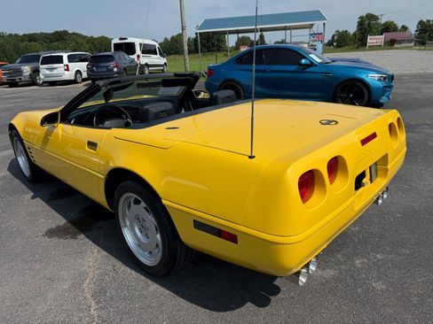 Used 1992 Chevrolet Corvette Coupe RWD image 3