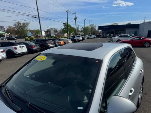 Used 2011 Porsche Cayenne Turbo AWD/4WD image 17