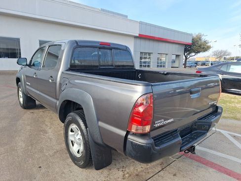 Used 2013 Toyota Tacoma PreRunner image 4