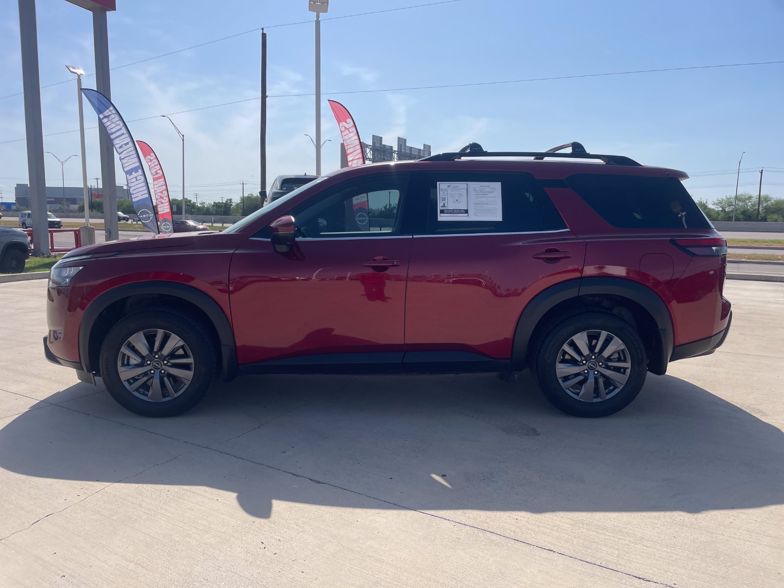 Used 2025 Nissan Pathfinder SV w/ SV Premium Package FWD image 2