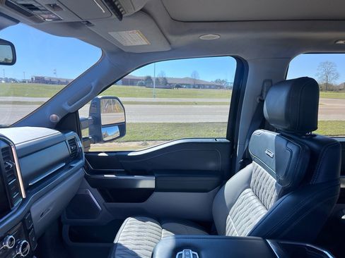 Used 2023 Ford F250 Limited image 23