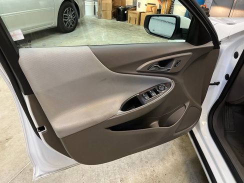 Used 2024 Chevrolet Malibu LT FWD image 12