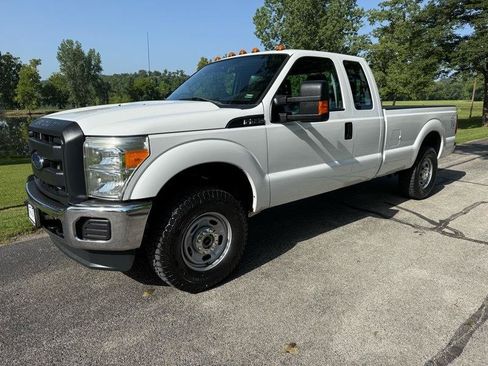 Used 2013 Ford F250 XL w/ PWR Equipment Group AWD/4WD image 3