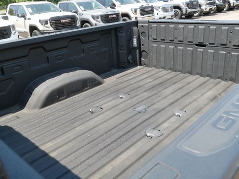 Used 2024 GMC Sierra 2500 AT4 w/ Technology Package AWD/4WD image 38