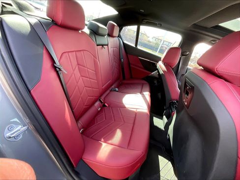 Certified 2025 BMW i5 xDrive40 w/ Premium Package image 29