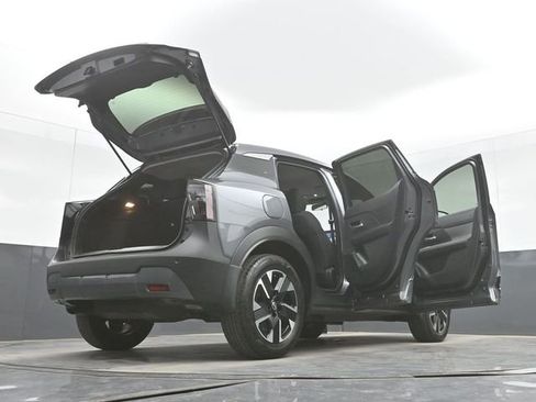 Used 2025 Nissan Kicks SV AWD/4WD image 51