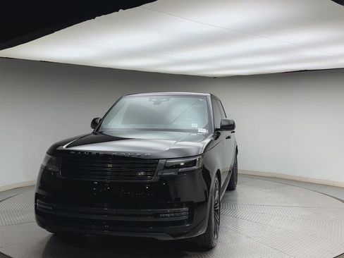 Used 2024 Land Rover Range Rover SE image 7