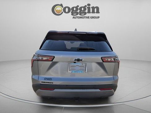 New 2026 Chevrolet Equinox LT w/ Convenience Package II FWD image 4