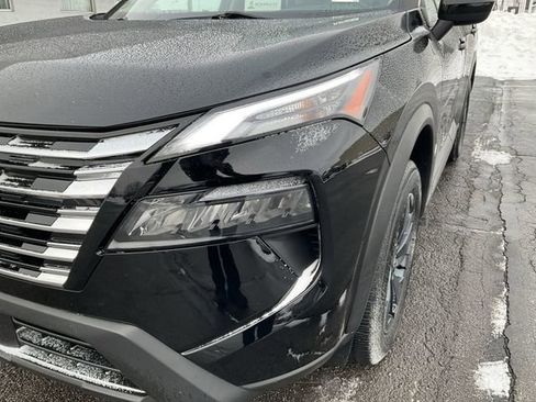 Certified 2024 Nissan Rogue SV image 37