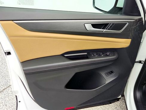 Used 2024 Volkswagen Atlas Cross Sport SE w/ Panoramic Sunroof Package image 11