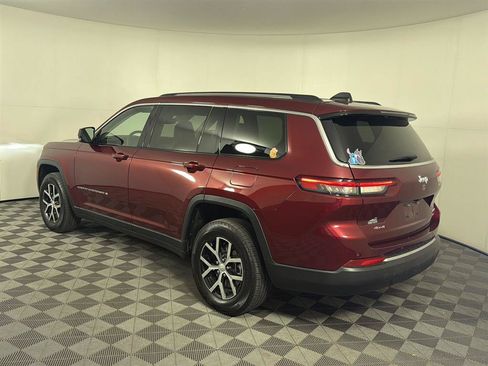 Used 2023 Jeep Grand Cherokee L Limited AWD/4WD image 3