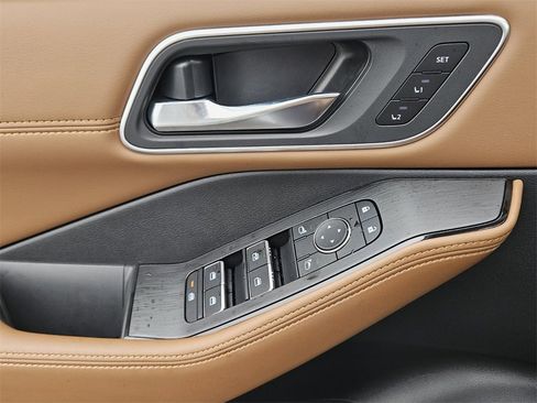 New 2026 Nissan Rogue Platinum image 28