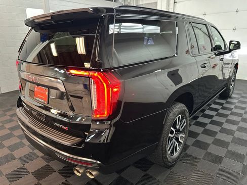 Used 2024 GMC Yukon XL AT4 w/ Technology Package AWD/4WD image 9