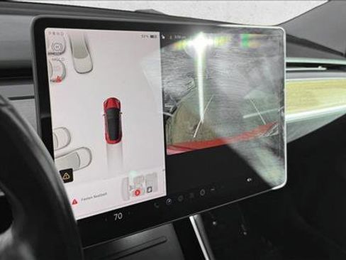 Used 2018 Tesla Model 3 Long Range image 17