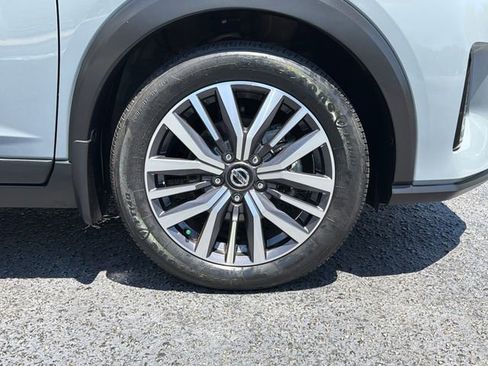 Used 2021 Nissan Kicks SV FWD image 32