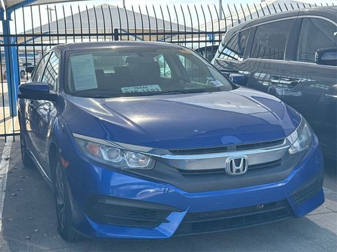 Used 2018 Honda Civic EX image 3