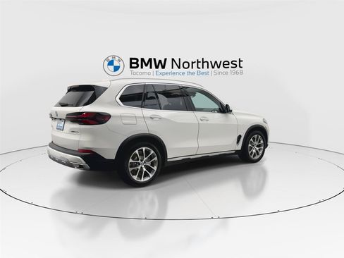 New 2026 BMW X5 xDrive50e w/ Executive Package image 3