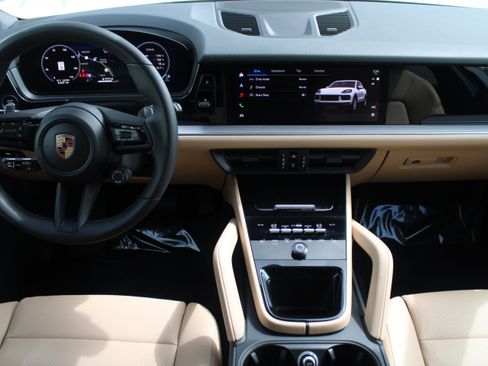 Certified 2026 Porsche Cayenne image 15