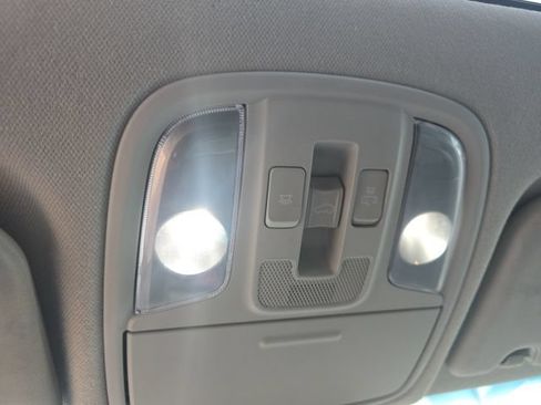 Used 2019 Kia Niro Touring FWD image 22