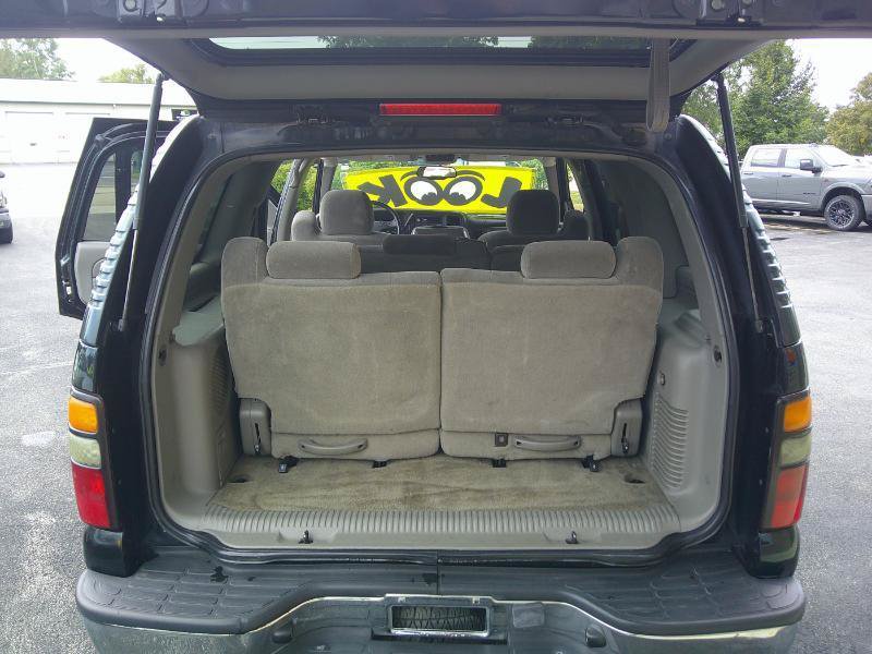 Used 2005 Chevrolet Tahoe LS w/ Cargo Package RWD image 16