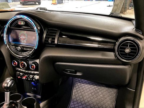 Used 2019 MINI Cooper S image 13