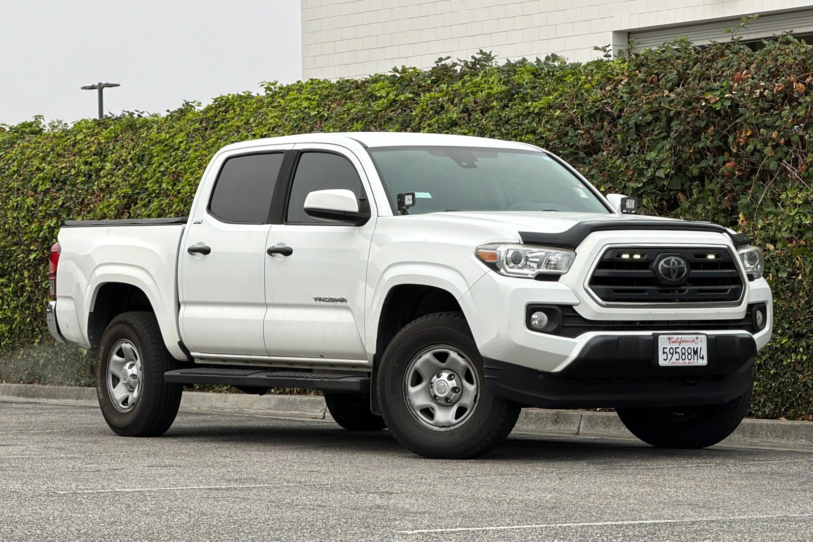 Used 2019 Toyota Tacoma SR5 RWD image 2