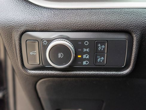 Used 2022 Ford Explorer XLT w/ Equipment Group 202A image 19