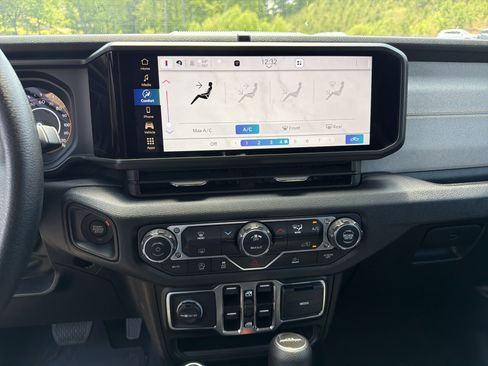 Used 2025 Jeep Gladiator Sport AWD/4WD image 26