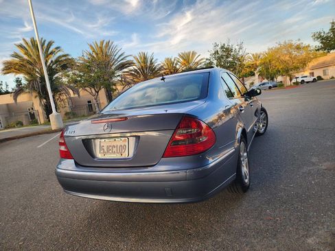 Used 2005 Mercedes-Benz E 320 Sedan image 8