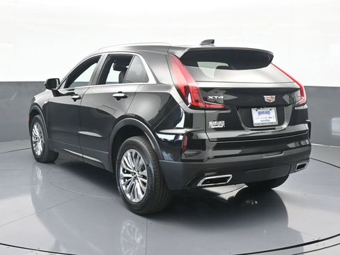 Used 2024 Cadillac XT4 Premium Luxury image 4