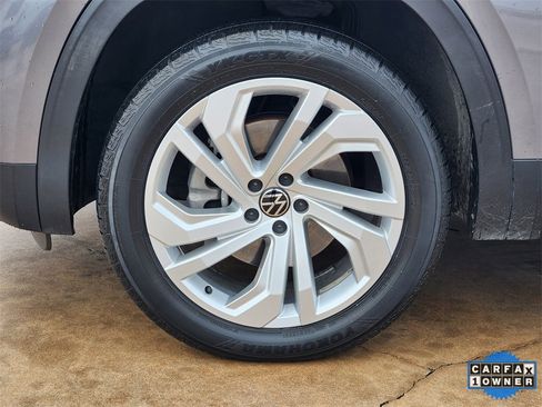 Used 2021 Volkswagen Atlas SE w/ Panoramic Sunroof Package image 11