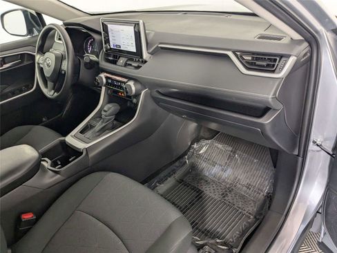 Used 2025 Toyota RAV4 XLE w/ Convenience Package FWD image 32
