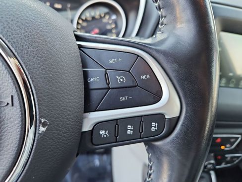 Used 2020 Jeep Compass Latitude image 12