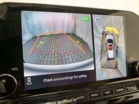 Used 2022 Nissan Pathfinder Platinum w/ Cargo Package image 16