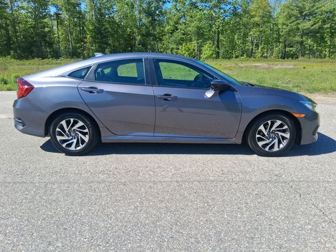 Used 2017 Honda Civic EX image 4