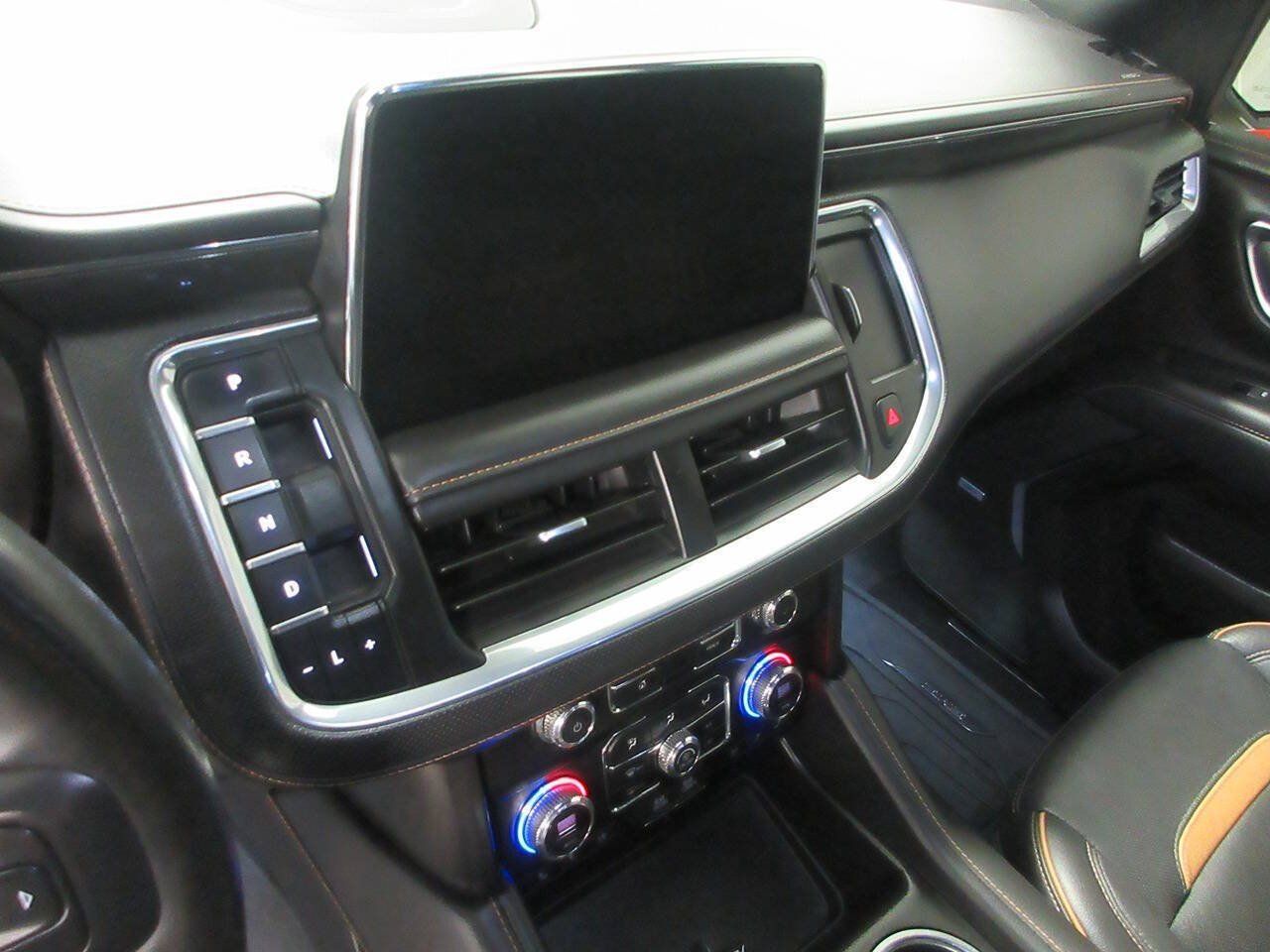 Used 2024 GMC Yukon AT4 w/ Technology Package AWD/4WD image 39