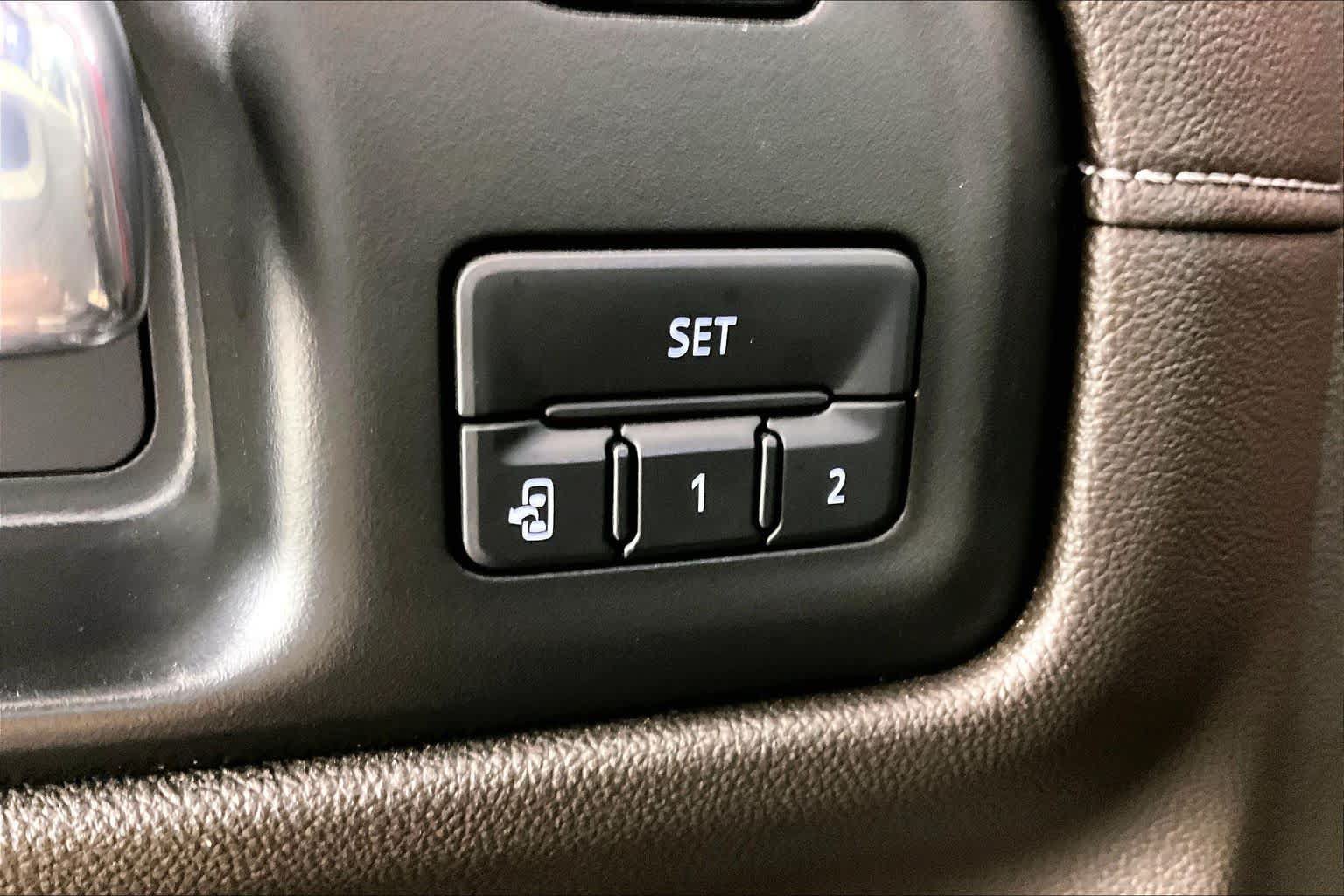 Used 2021 GMC Sierra 1500 SLT AWD/4WD image 31