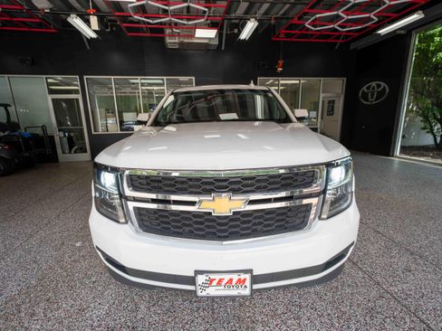 Used 2018 Chevrolet Suburban LT AWD/4WD image 6