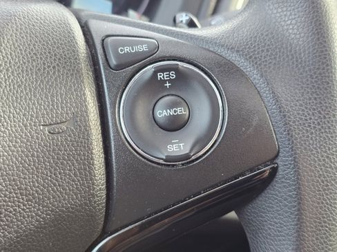 Used 2018 Honda HR-V EX image 28