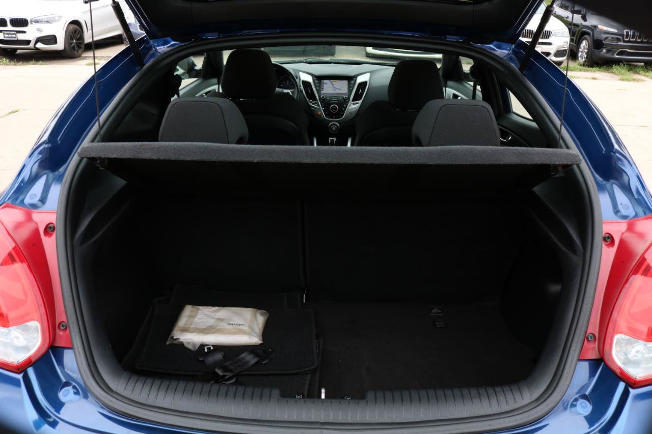 Used 2017 Hyundai Veloster Value Edition FWD image 30
