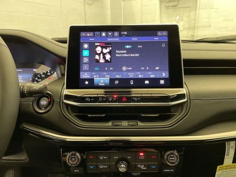 New 2026 Jeep Compass Limited image 10