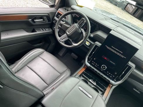 Used 2025 GMC Yukon Denali AWD/4WD image 24