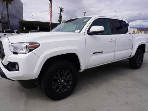 Used 2023 Toyota Tacoma SR5 RWD image 4