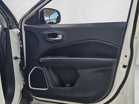 Used 2019 Jeep Compass Limited AWD/4WD image 8