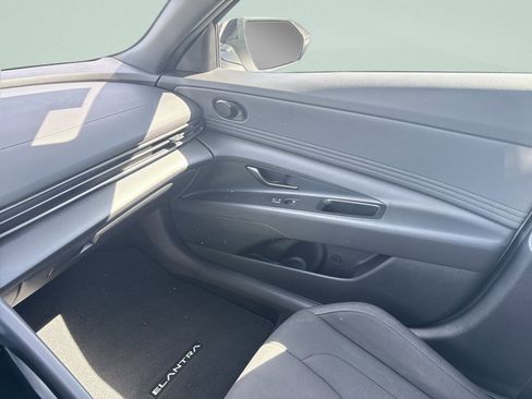 Used 2025 Hyundai Elantra Sport FWD image 20