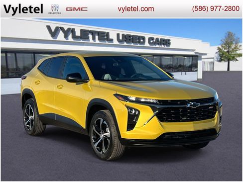 Certified 2024 Chevrolet Trax RS w/ Driver Confidence Package image 1